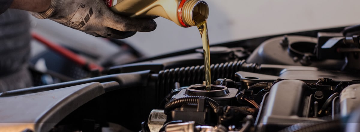 【知っておきたい】エンジンオイルの交換時期の正解とは？