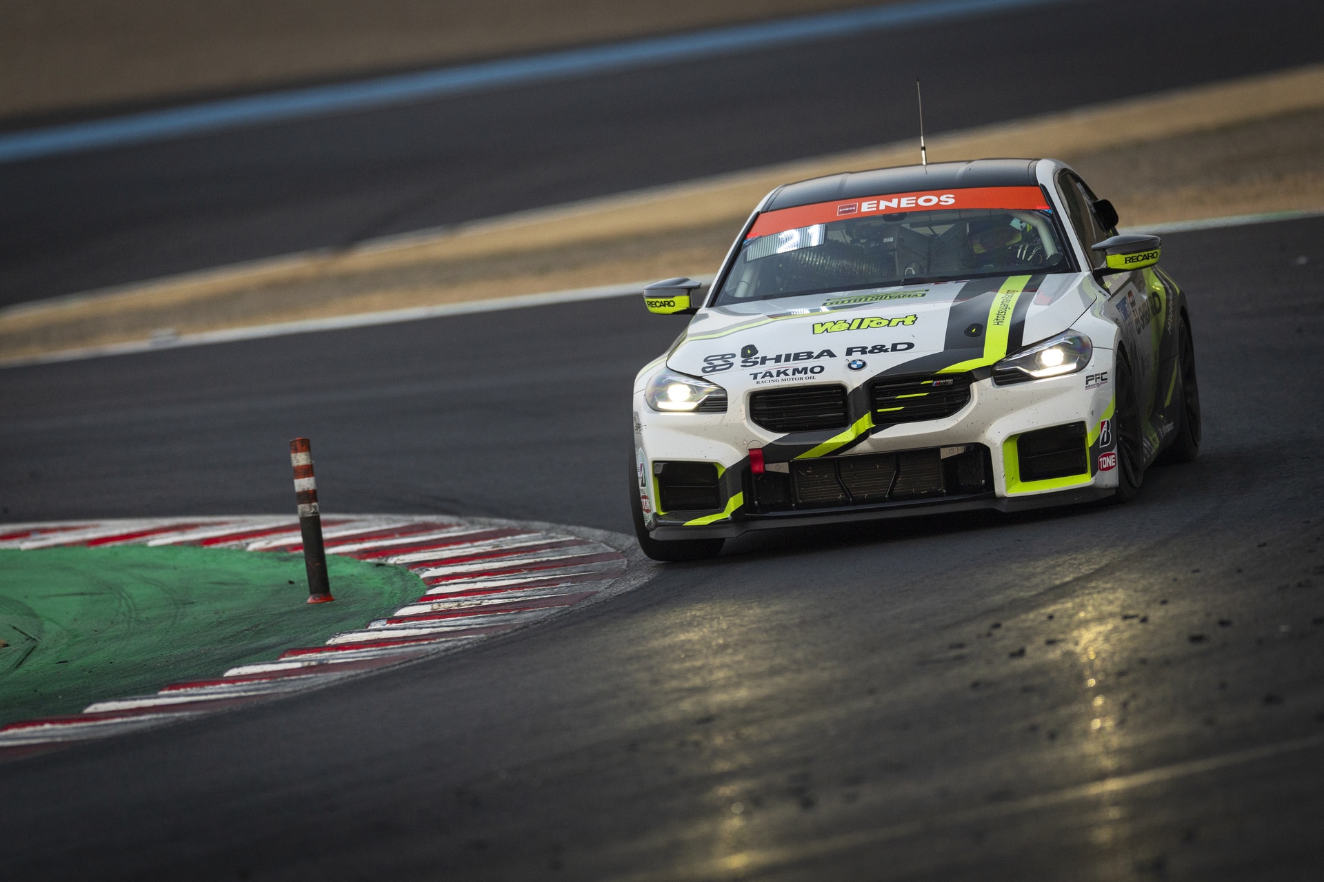 #21 Hitotsuyama BMW M2 Racingがデビュー戦でクラス2位完走